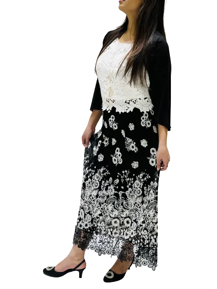 BLACK & WHITE LACY TRIM ON Print 214