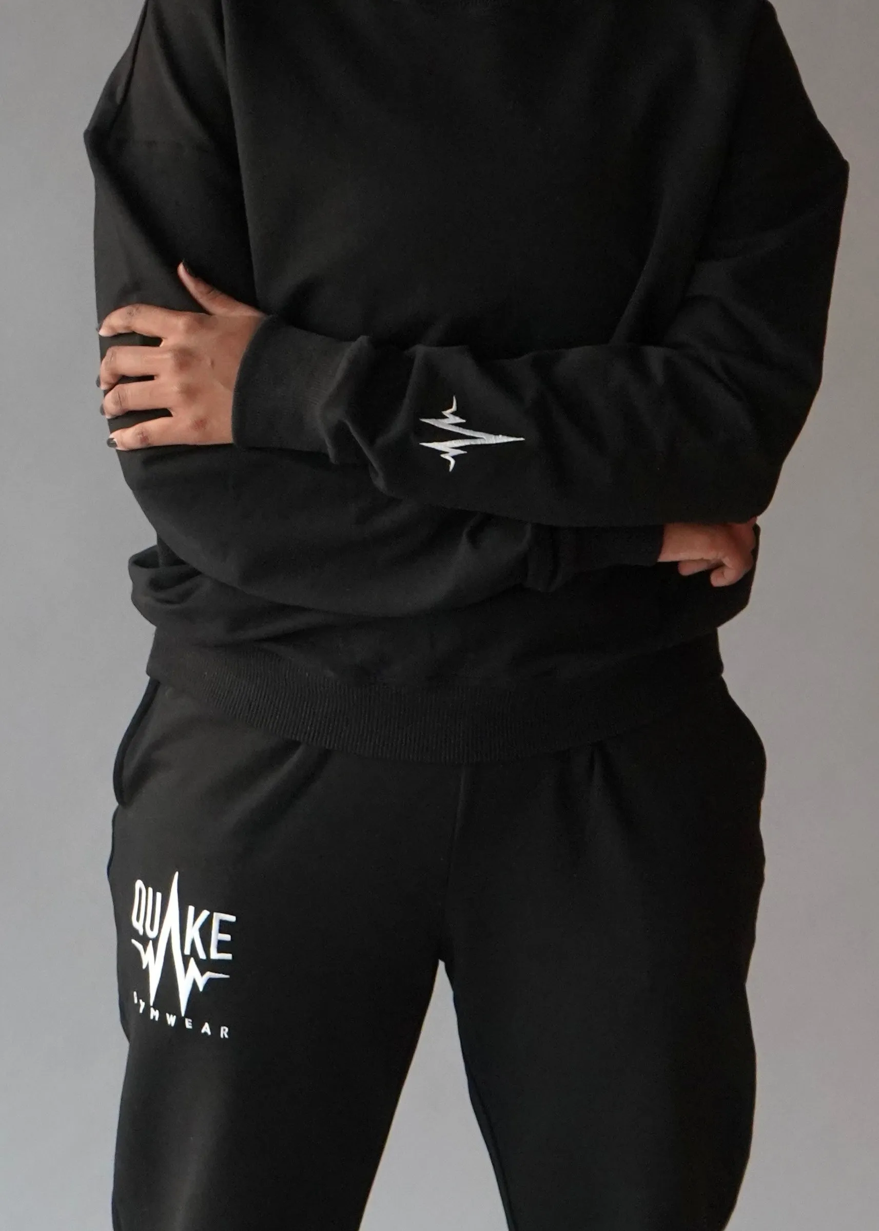 Q-One Women Sweater & Sweatpants (Black)