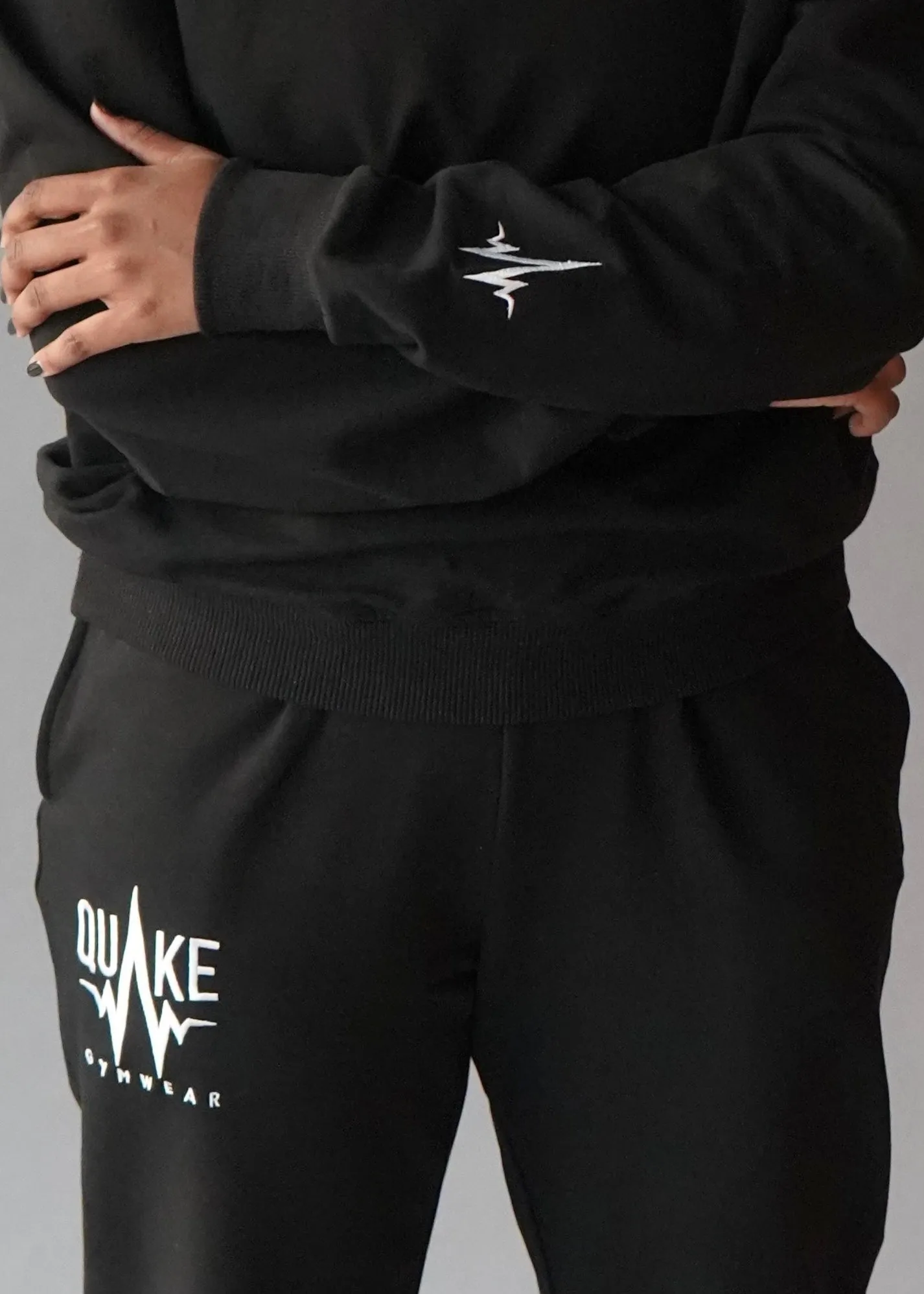 Q-One Women Sweater & Sweatpants (Black)